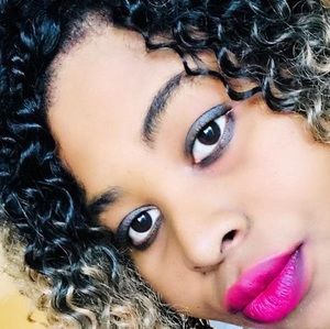 Meet your Posher, Jackline